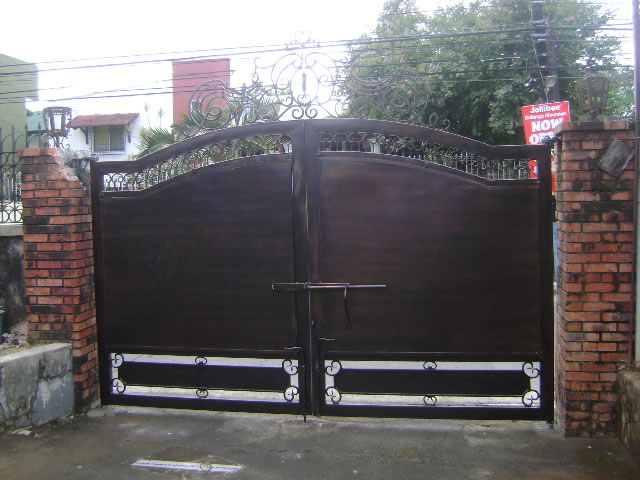 Entrance Gate in Antique Copper Finish