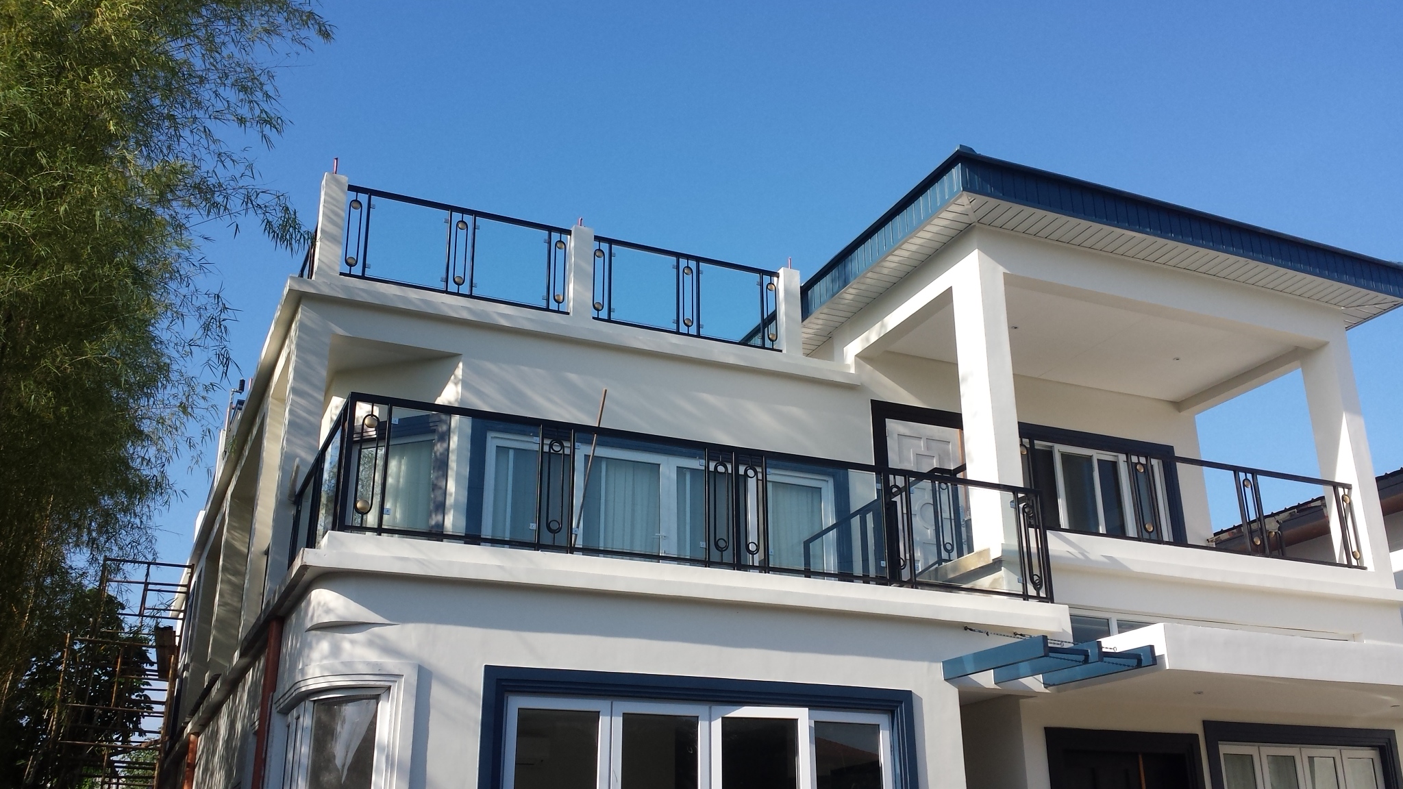 Glass Balcony Railing